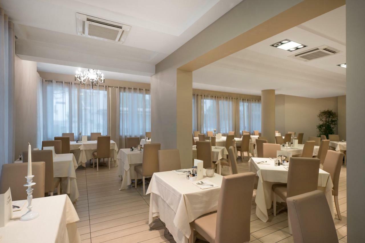 Hotel Fiamma & Spa Cesenatico Eksteriør bilde
